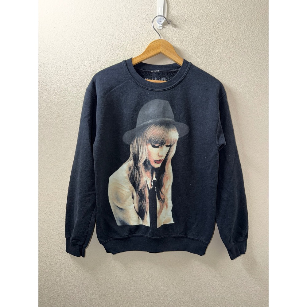 Taylor Swift RED Album Crewneck Sweatshirt Size Small